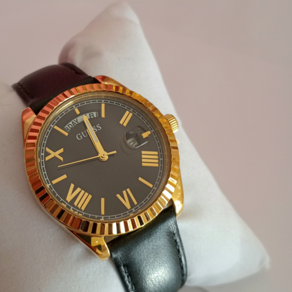 Relógio Pulso Guess Caixa Metal e Pulseira Couro
