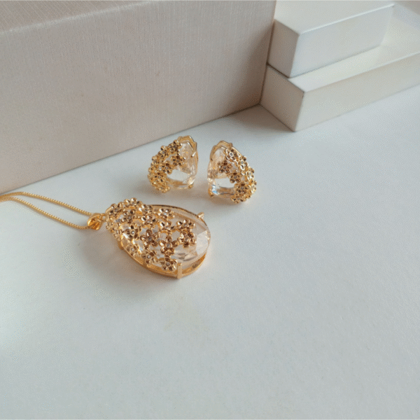 Conjunto Brinco + Colar Gota Cravejado em Pedras - Imagem 3