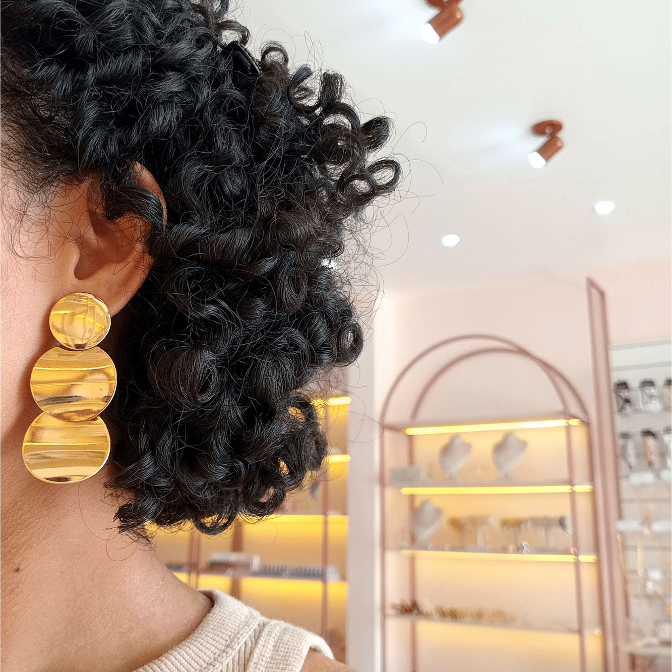 Conjunto Brinco + Colar Pedra Redonda Cravejada Lilás | Sempre Linda Boutique