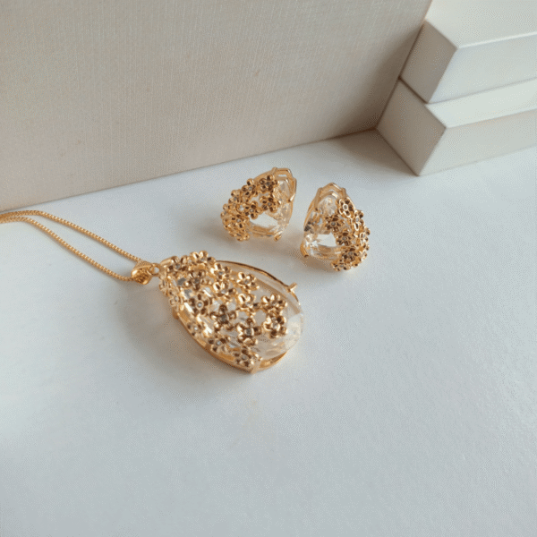 Conjunto Brinco + Colar Gota Cravejado em Pedras | Sempre Linda Boutique - Imagem 3