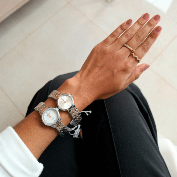 Relógio de Pulso Feminino Mondaine – Caixa de Metal com Detalhes em Madrepérola e Pulseira em Aço | Sempre Linda Boutique - Imagem 2