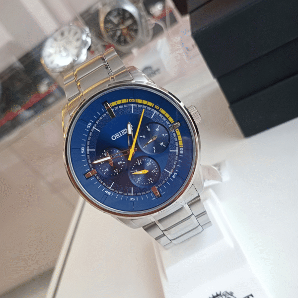 Relógio de Pulso Masculino Orient Quartz Analógico CX e Pulseira Aço Inox Prata com Fundo Azul | Sempre Linda Boutique - Imagem 2
