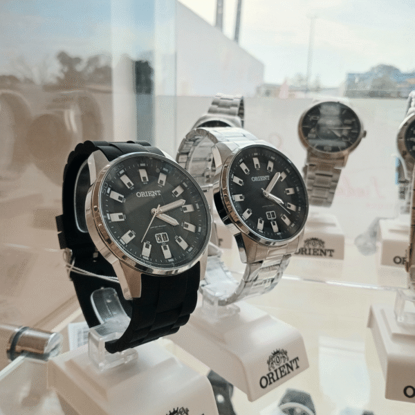 Relógio de Pulso Masculino Orient Quartz Analógico – Caixa e Pulseira em Aço Inox Prata | Sempre Linda Boutique - Imagem 2
