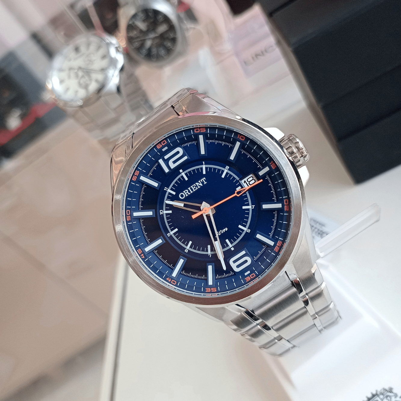 Relógio de Pulso Masculino Orient Quartz Analógico – Caixa e Pulseira em Aço Inox Dourado | Sempre Linda Boutique